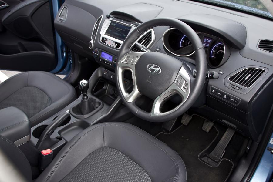  Hyundai ix35 2013 года  (UK) (фото 15 из 93)